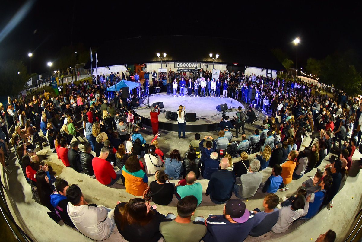 ArielSujarchuk's tweet photo. Inauguramos la Plaza Del Campito de la Estación y rendimos homenaje a Antonio Lambertuchi, el primer intendente de Escobar ➡️ https://t.co/VFvF5X5y1c

#EscobarEstáDistinto
#Escobar60Aniversario https://t.co/lvJfcWbCWL