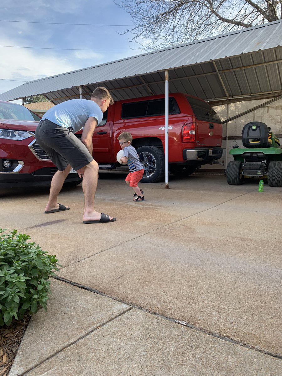 Fehrm_Man's tweet photo. Weston with the triple threat stance, the look away, then the blow by. https://t.co/0kIlLt9BoY