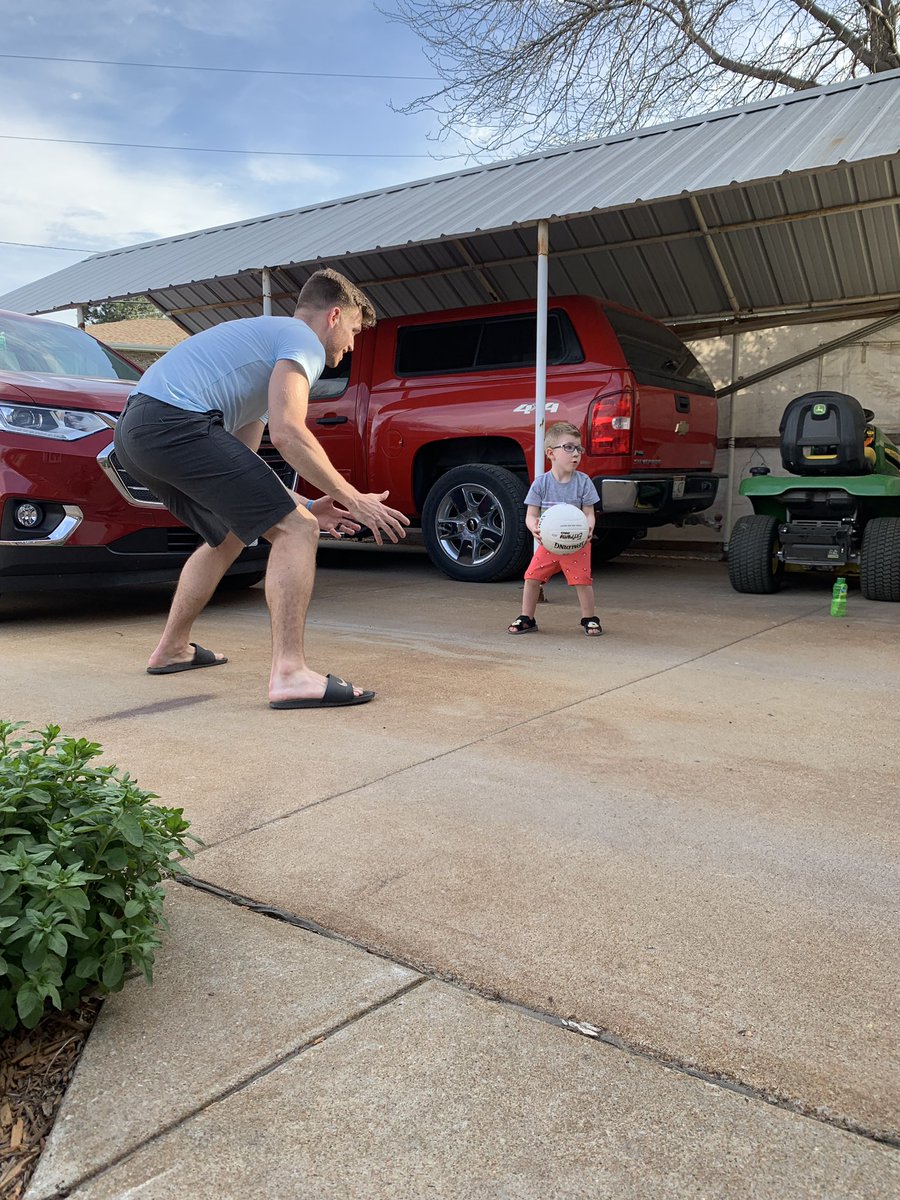 Fehrm_Man's tweet photo. Weston with the triple threat stance, the look away, then the blow by. https://t.co/0kIlLt9BoY