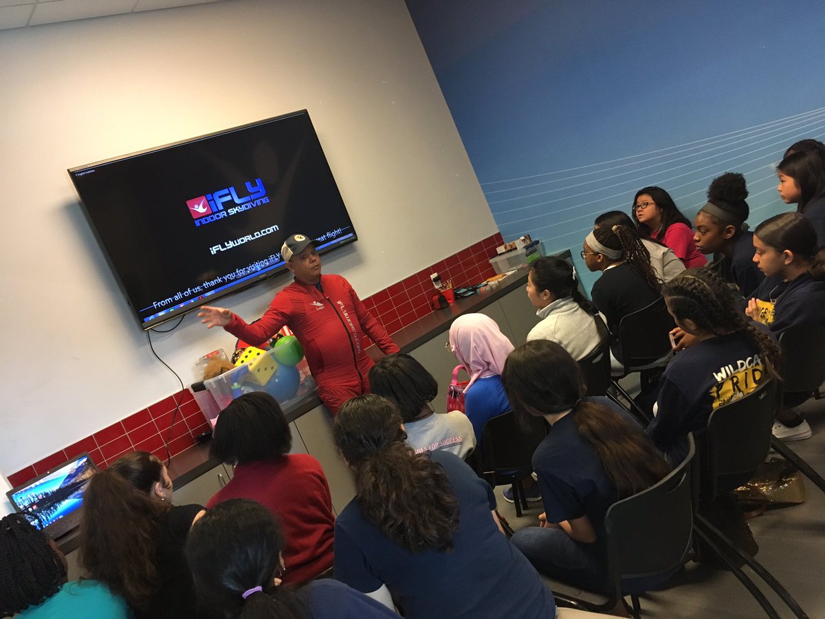 bettytgeorge's tweet photo. #AliefGirlsInSTEM @budewigbulldogs @mataeagles @YgbInt students learn about flight safety and rules while taking our flights @AliefScience @iFLYHouston https://t.co/jTMOiokYBz
