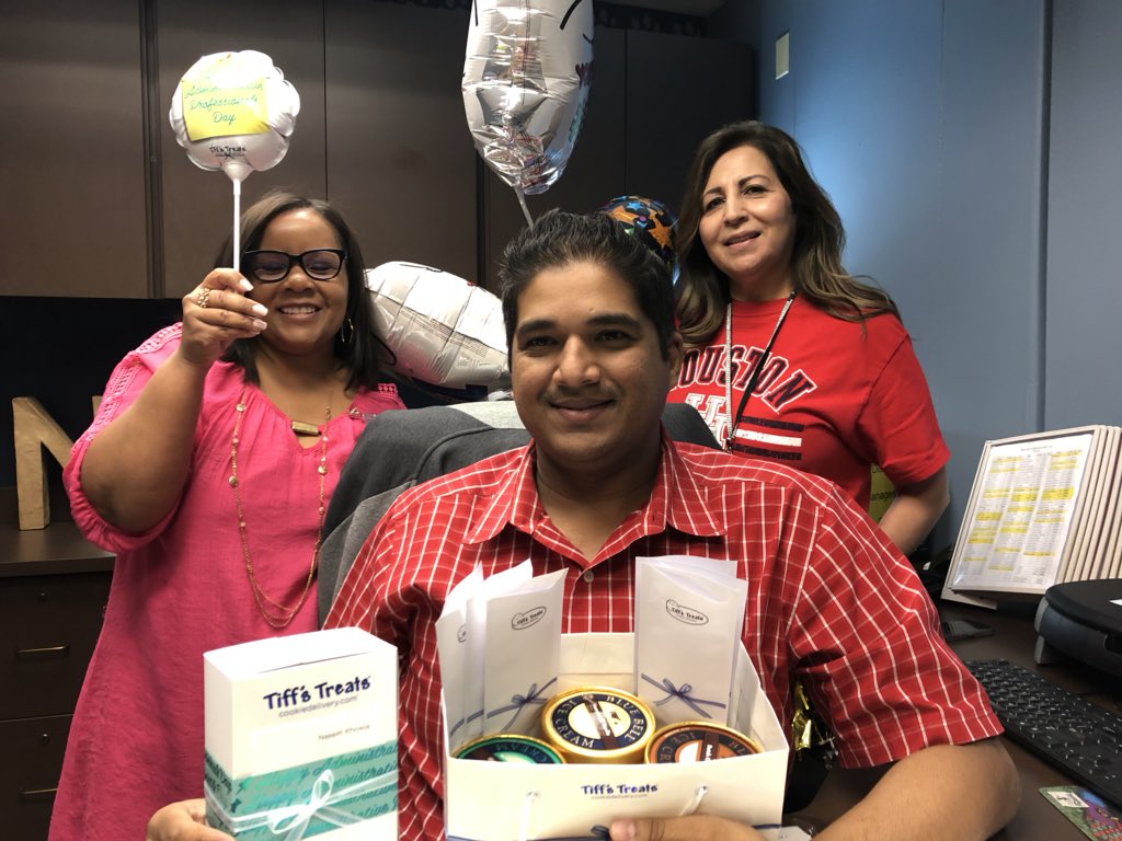 NKhowja's tweet photo. Tiff’s Treats, Ice Cream, and lunch to celebrate Assisant Principal’s Day! #BlessedAndGrateful #PurposePassionPride #team8thgrade @alief_middle @sherfay @PrincipalLopez9 @GusCesar1 https://t.co/3HR5Syyn1o