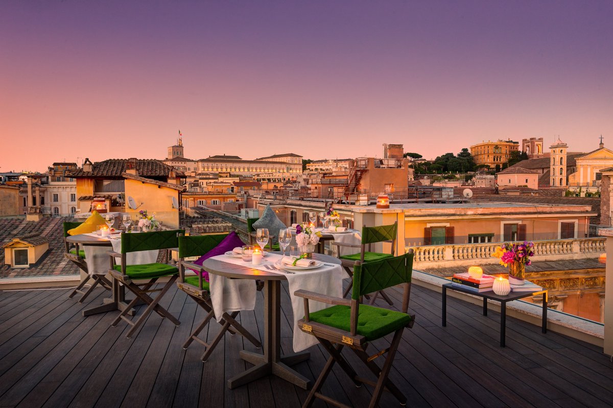 SingerPalaceRM's tweet photo. It's always the right time for an aperitif with your friends. Even better at #SingerPalaceHotel with a unbreakable view!

È sempre il momento giusto per un aperitivo con i tuoi amici. Ancora meglio al Singer Palace Hotel con una vista invidiabile!

#LuxuryTravel #luxurylifestyle https://t.co/ulZArlKQEo