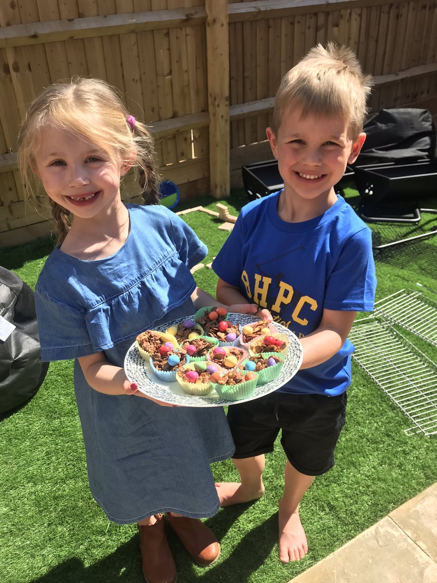 MccaigMiss's tweet photo. Easter bank holiday has been a blast with my family and lots of sun - time to get back to work tomorrow for the final countdown βοΈ β° #EasterBankHoliday #backtowork #familytimerocks #sunnydays #wellbeing https://t.co/1on7YxeBxG