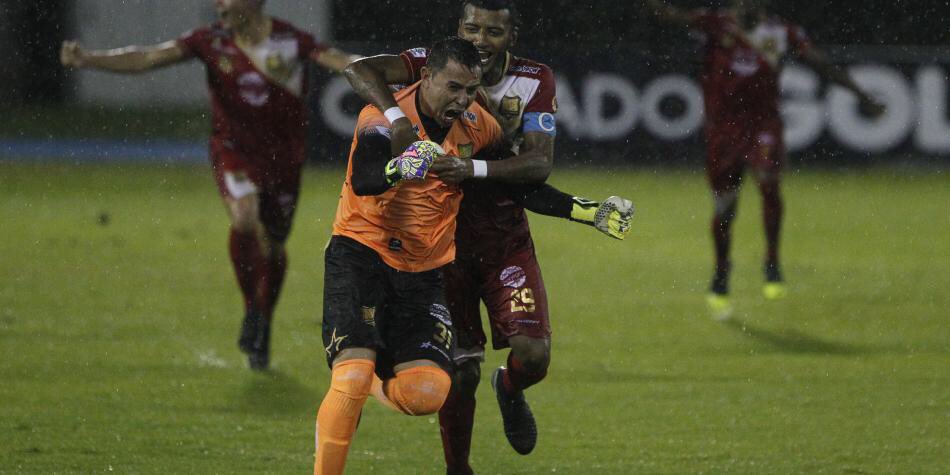 SCarreno10's tweet photo. 🥇Luis Delgado es el arquero colombiano que más goles de TIRO LIBRE ha hecho en la historia del FPC.
➔ Lucho vs.JUN(18/11/2012)
➔ Lucho vs.ONC(19/2/2014)
➔ Lucho vs.SFE(2/3/2014)
➔ Lucho vs. CAL(19/10/2014)
➔ Lucho vs.NAL(21/4/2019)
🦂Superó a René Higuita que hizo 4 goles https://t.co/EgecOnEtTp