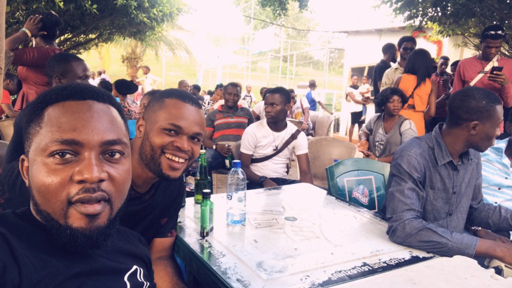 YemieFash's tweet photo. Live at Akure #Tweaster hangout ! Good to see you guys, Akure twitter family 💪💪💪💪💪 https://t.co/6r3li8J59Y