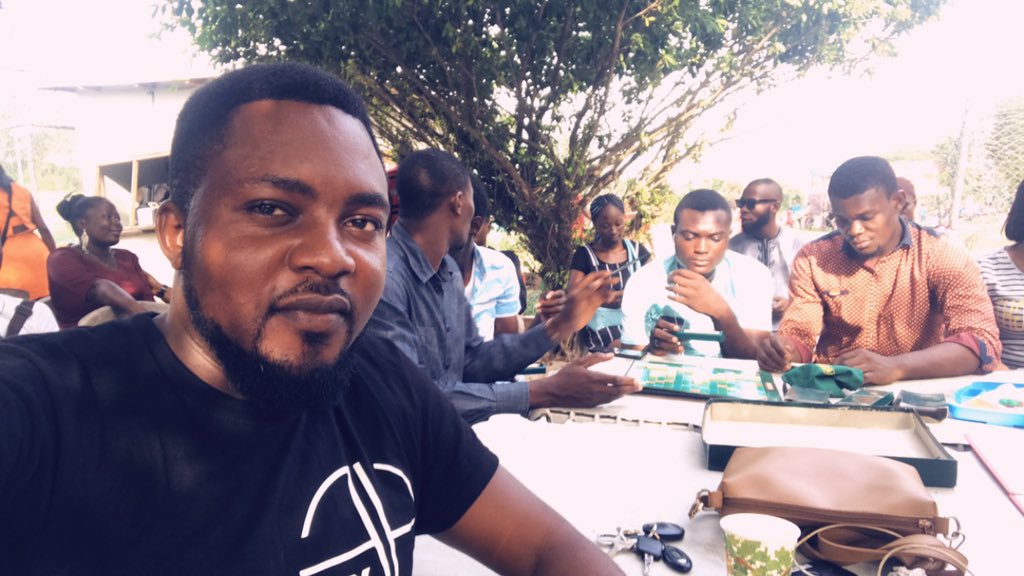 YemieFash's tweet photo. Live at Akure #Tweaster hangout ! Good to see you guys, Akure twitter family 💪💪💪💪💪 https://t.co/6r3li8J59Y