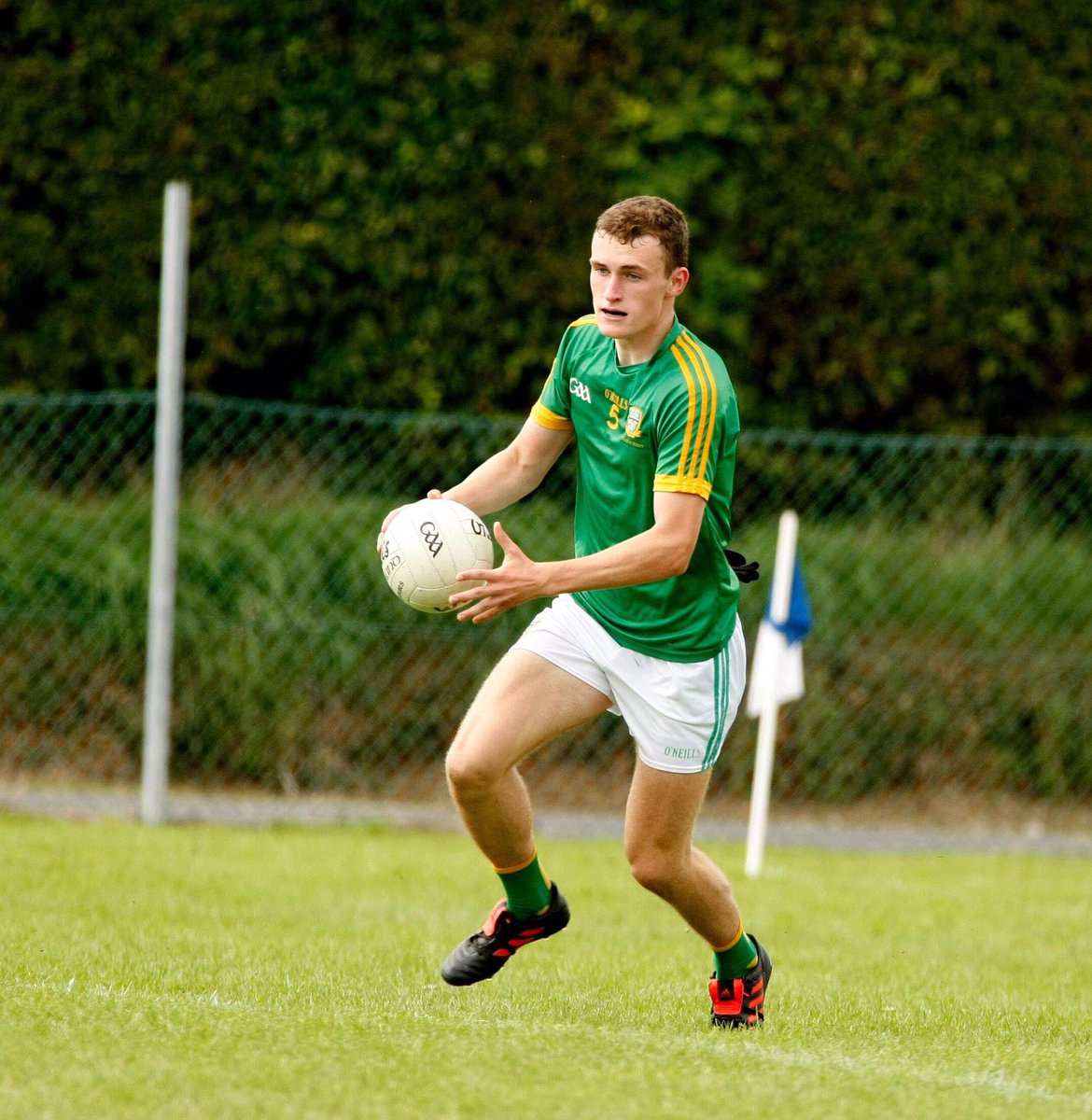 BallinloughGaa's tweet photo. Best of luck to Harry Ryan
and the rest of the @MeathGAA minors who take on Dublin in the opening round of the MFC tomorrow evening in Parnell Park(19:30pm). Harry’s father Vincent was the last clubman to play Minor for the county!😀
#Minors #ClubtoCounty #GAA #HontheRoyals💚💛 https://t.co/1p3f6LyJd3