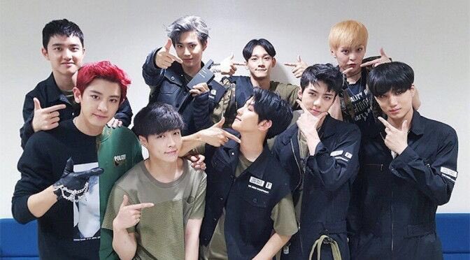 EXOGlobal's tweet photo. [!] BBMA Top Social Artist voting starts now! Start tweeting with: 

#BBMAsTopSocial EXO @weareoneEXO

Let’s do this together. We got that power power 🎶 https://t.co/DjevWvFiWJ