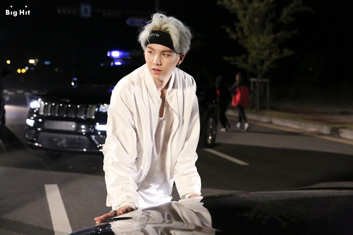Yoongi is my world ⁷ 🐰🐱🍊 tweet media