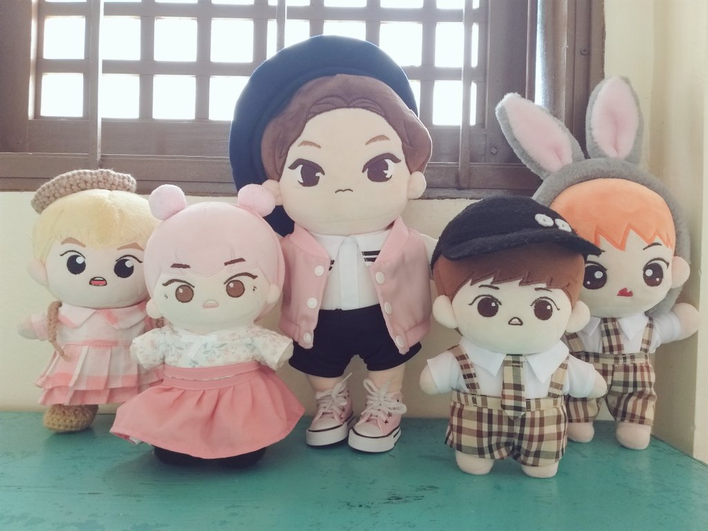 squishykimdo's tweet photo. EXO-Ls, fighting! 

#BBMAsTopSocial EXO @weareoneEXO https://t.co/eQl3b1SzR9