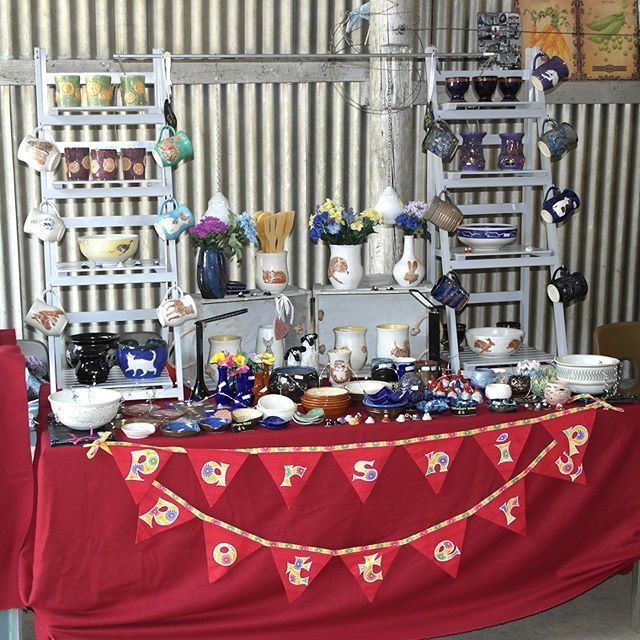 Parsnip Pottery at Hoar Park Craft Fair

#stoneware #pottery #clay #ceramics #stencil #handmadeuk #ukpotters bit.ly/2KUhS00