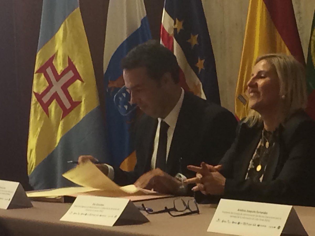 drapl_vp's tweet photo. Cerimónia de assinatura do protocolo de cooperação entre os sócios e parceiros do #SIMPLIMAC @GovernoMadeira @dgmcs_gobcan @NOSicv @drapl_vp https://t.co/Atzlz8w92B