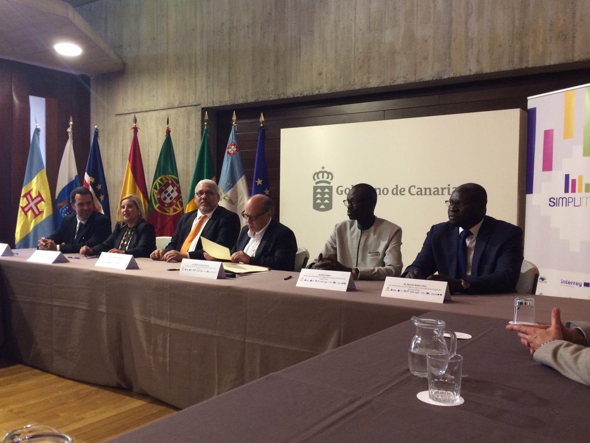 drapl_vp's tweet photo. Cerimónia de assinatura do protocolo de cooperação entre os sócios e parceiros do #SIMPLIMAC @GovernoMadeira @dgmcs_gobcan @NOSicv @drapl_vp https://t.co/Atzlz8w92B