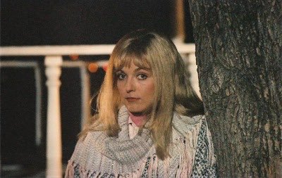Happy birthday to Sheryl Lee, forever our Laura Palmer. Here she is behind the scenes of Twin Peaks, 1990. 
