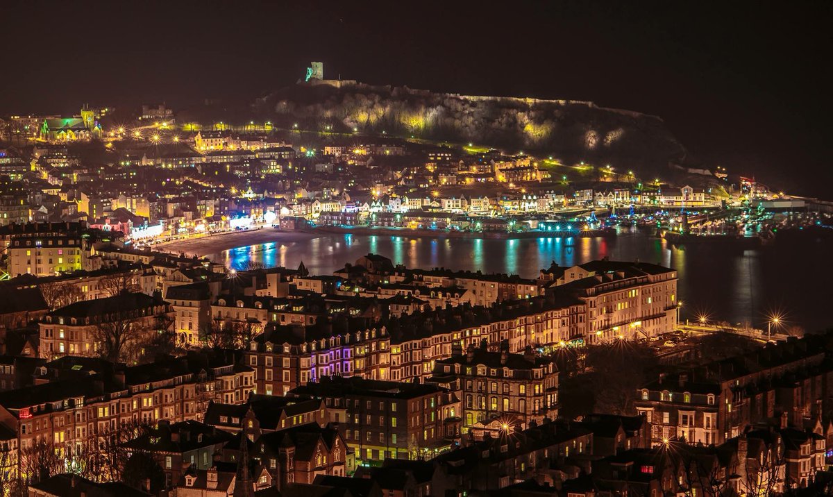 I have been sent a copy of this wonderful image of #Scarborough at night. Sadly I have not been able to trace the photographer. #seaside #Yorkshire