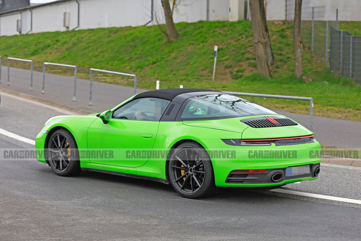 Car And Driver Caranddriver Twitter The 992 Porsche 911 Targa Is Keeping Awesome Retro Roof Http Crdrv Co Akopypf Pic Twitter Ympov1hqdd