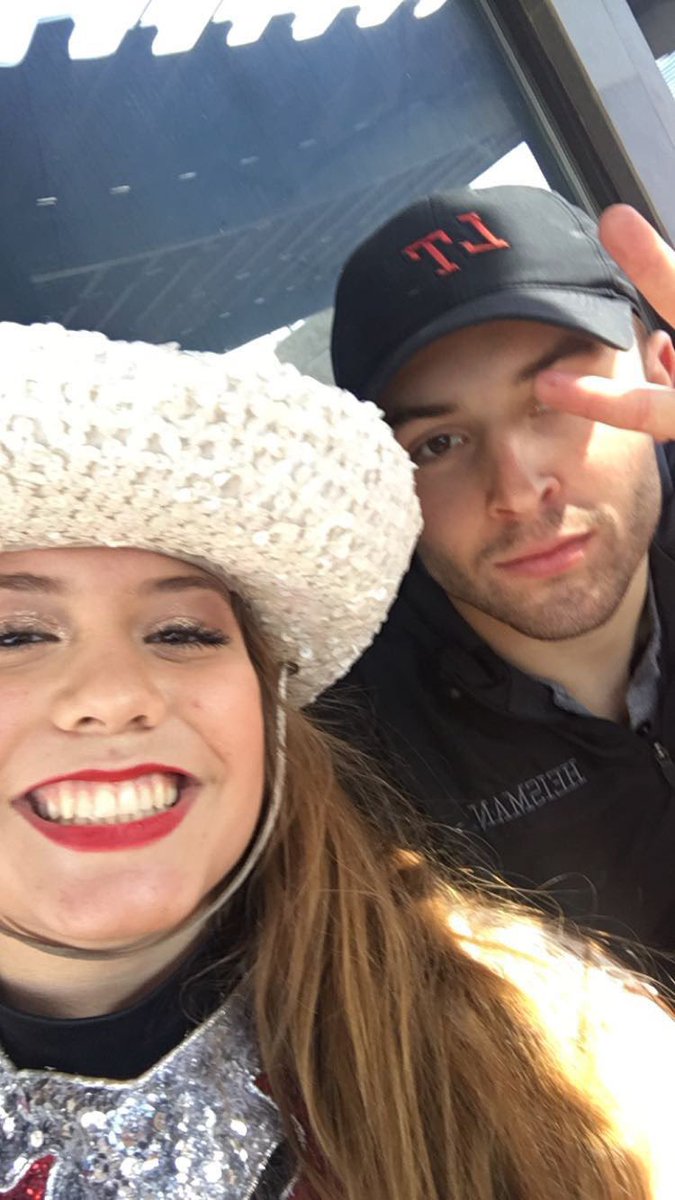 A year ago today I started to sing the yodeling kid song while in line waiting to take a pic with Baker Mayfield, and he stopped was he was doing and had me finish the song for him. #noregrets