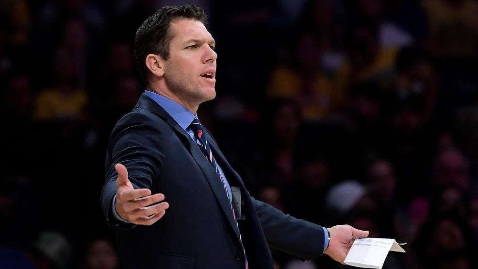gotaflika's tweet image. #Lakers, #coach Luke Walton part ways after 3 losing seasons rite.ly/wFuJ
