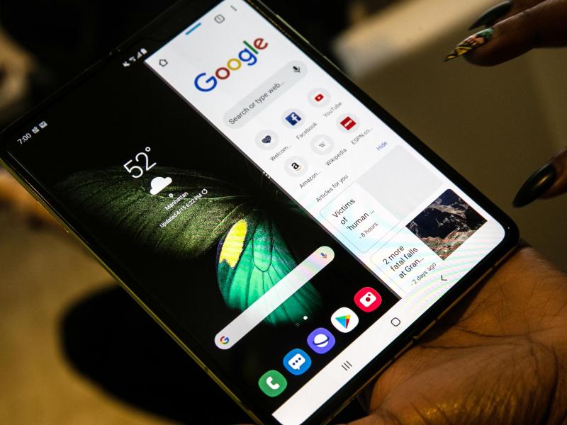 adage's tweet photo. Samsung to delay launch of the Galaxy fold phone https://t.co/vmR7MKZT6o https://t.co/0YERQzXTNY