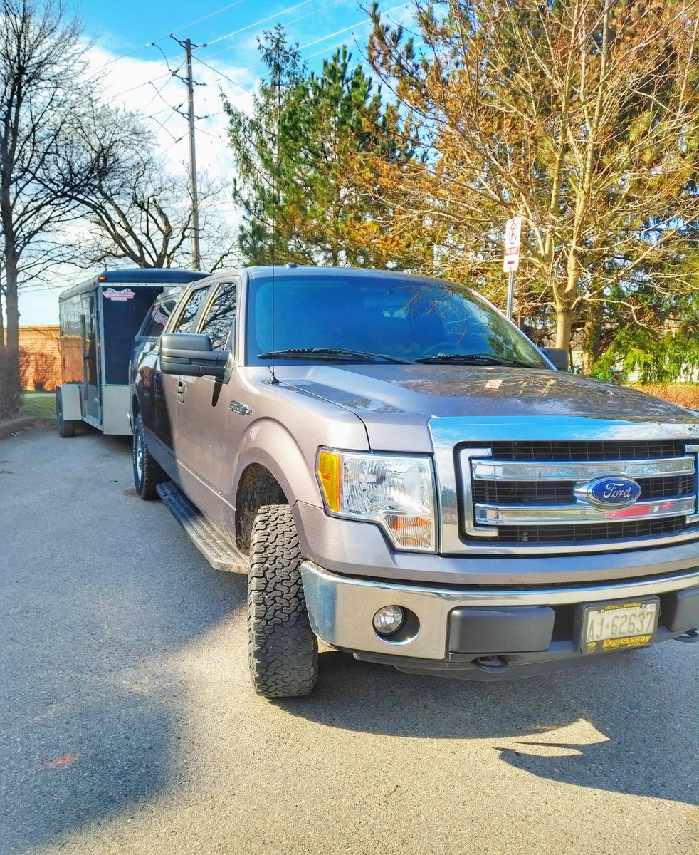 TimbosTransport's tweet photo. Loaded up in #London, Ontario! The spring #studentmove season is in full swing. We do have some #longdistancemoving #specials available, and you can check out the updated list at https://t.co/I57dNQknii. #students #seniors #youngpros #thebestmoveyouwillevermake #TimbosTransport https://t.co/vkE6VxCMDl
