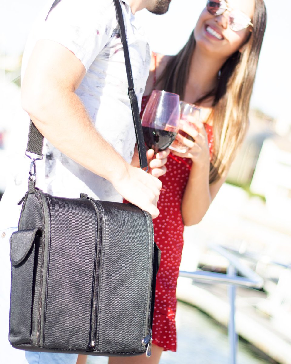 Caddyoproducts's tweet photo. #dualbag #dualwinebag #winecarrier #winebag #winetotebag #chillnjoy #chillnjoylife 
Order now https://t.co/1pai7o8DIM https://t.co/4B0oBkwfCO