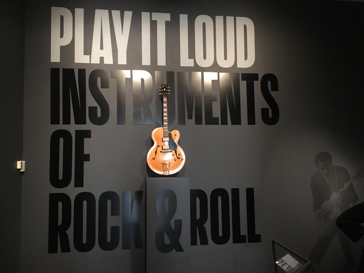 A new exhibition dedicated to the instruments of Rock 'n' Roll has premiered at <a href="/metmuseum/">The Metropolitan Museum of Art</a>. If you're curious to know what's inside before you visit, we got you covered with this informative guide! 🎸🎹🎼 lullavie.com/up-to-eleven-p…