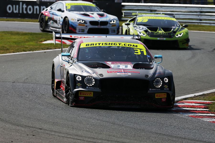 SnapLapNews's tweet photo. The 2019 #BritishGT Championship kicked-off on Easter Monday at #OultonPark with two one-hour races - #SebMorris & #RickParfittJnr triumphed in the first race while #SamDeHaan & #JonnyCocker celebrated the victory in the second race
https://t.co/mBDsecldxJ https://t.co/oTsf361kqJ