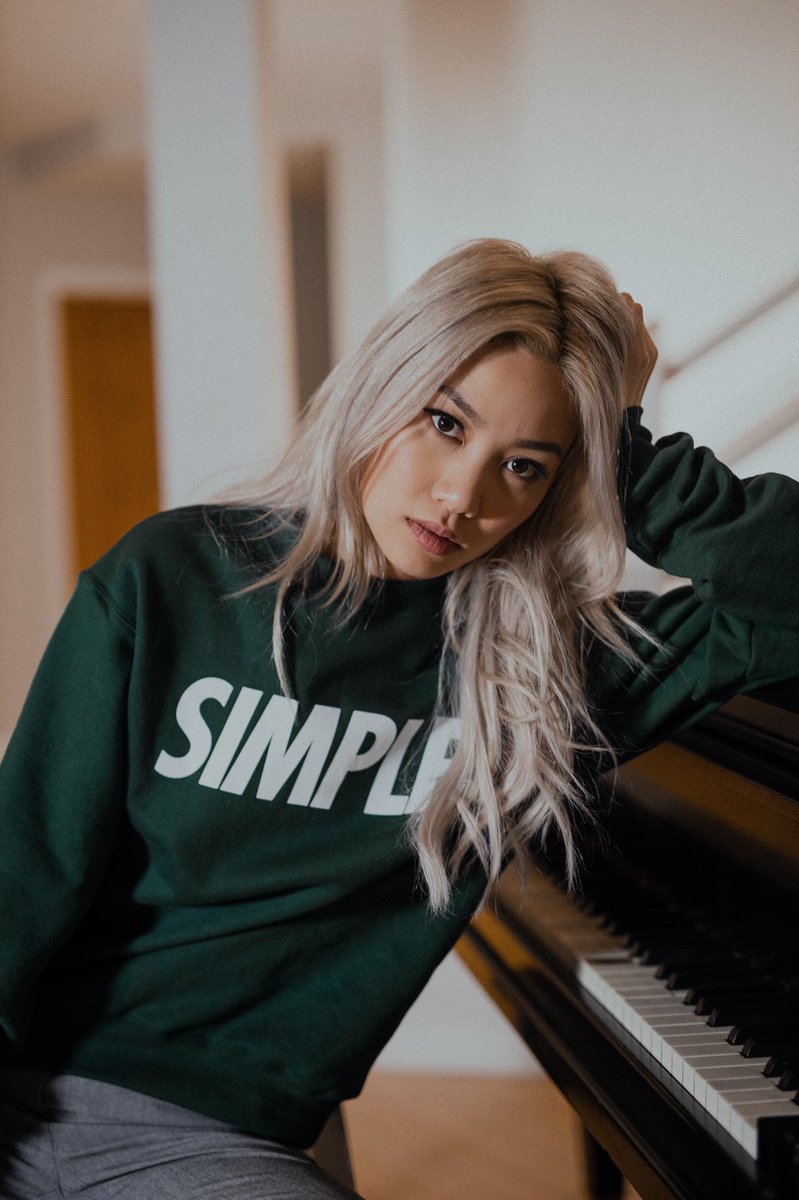 simpletosociety's tweet photo. Forest Green SIMPLE® Crewnecks are now available on our online shop! // https://t.co/h69QNyJUfi // #simpletosociety // 📸: @Minhute https://t.co/NHutFsV4w9