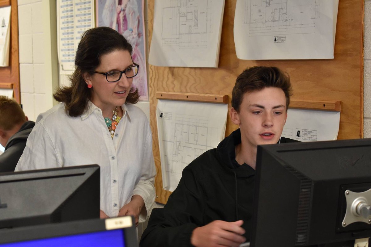 FLASchools831's tweet photo. Minnesota Department of Education Commissioner Mary Cathryn Ricker visited Forest Lake Area High School today and heard about some of the great ways students are using our high school programming to launch successful college and career experiences. #RangerTerritory @MnDeptEd https://t.co/H3ux1W3BS0