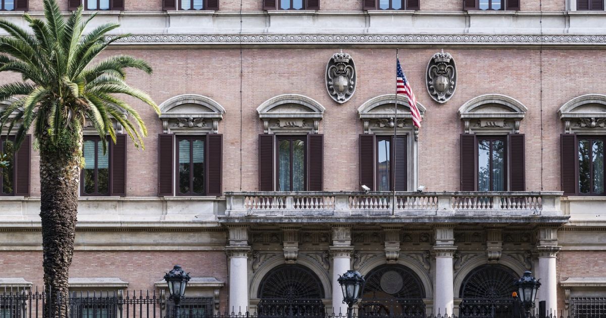 workonline44's tweet image. #checkpoint #checkpointresearch Russian hackers are hijacking computers at US embassies dlvr.it/R3Ht36