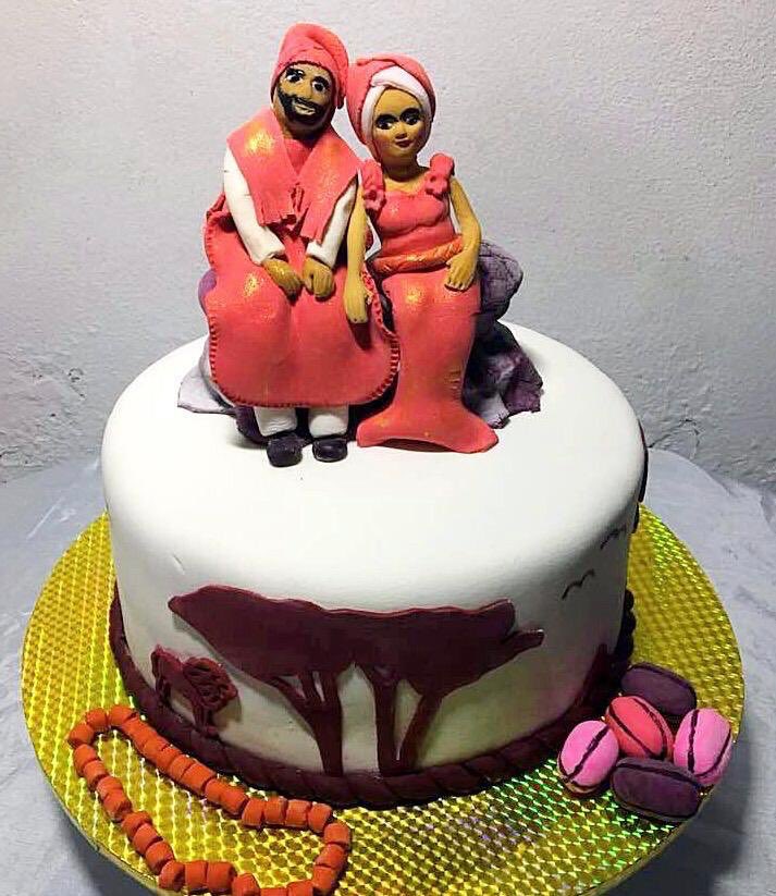 topnotchcakes's tweet photo. You guessed right. Kolanut pass. Palm wine dey corner. Happy wife happy life. 🤣😊🤣. #cakesoftwitter #237Community #237Commmunity https://t.co/0aOvJUHaVn