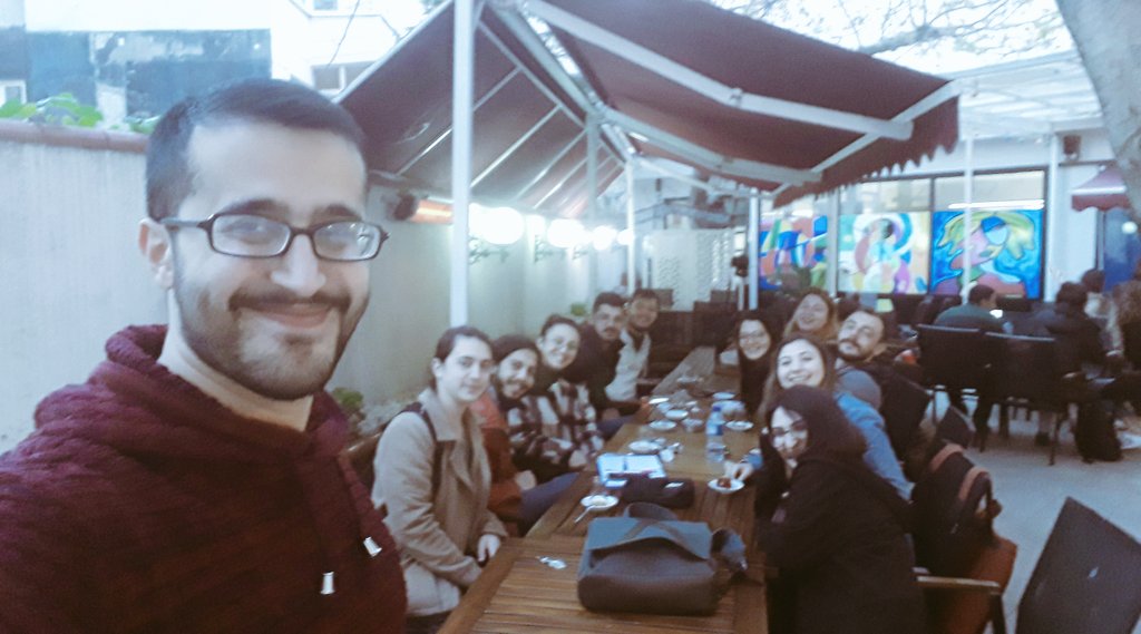 Bugün Merkez Kantin'e gelen, tweet atan tüm öğrenci arkadaşlarımıza teşekkür ederiz. Elbette yine çabamızın meyvesini aldık :) Birazdan festivalimizin yeni güzelliğini duyuracağız.. Sizi seviyoruz. 

#yalovadailkşenlik