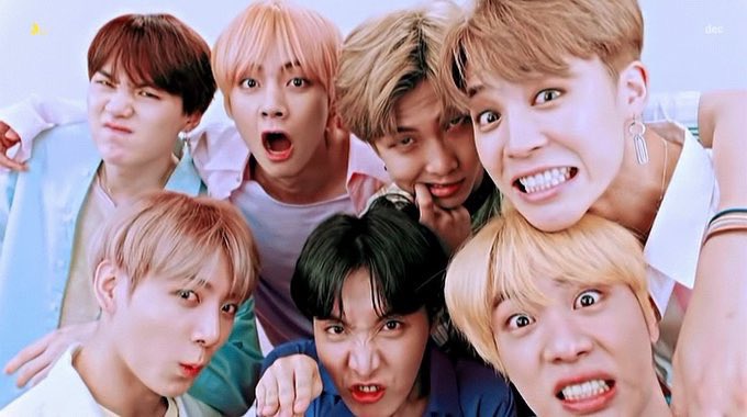 BangtanINDIA's tweet photo. Which nook and corner of the world are you from ARMYs?

Let's show our Diversity 💜🌍

#BBMAsTopSocial BTS @BTS_twt https://t.co/VHZv6RSX7V