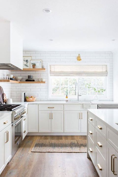 LifeonSPDrive's tweet photo. Such a beautiful all white kitchen from MyDomaine! https://t.co/cQaIY8gKDk