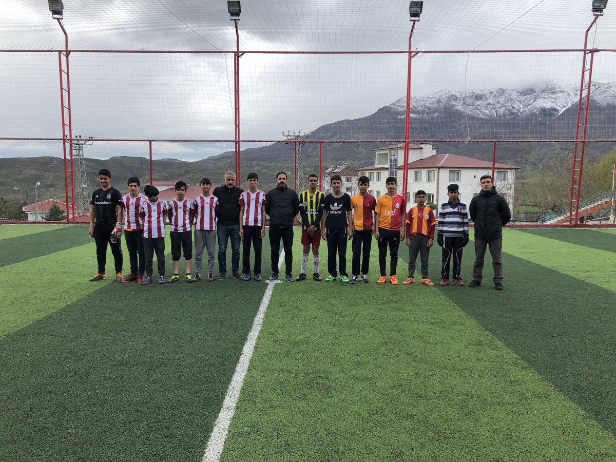 Spor koordinatörlüğümüzün düzenlediği turnuvamızın yarı final maçları bu gün tamamlandı.
