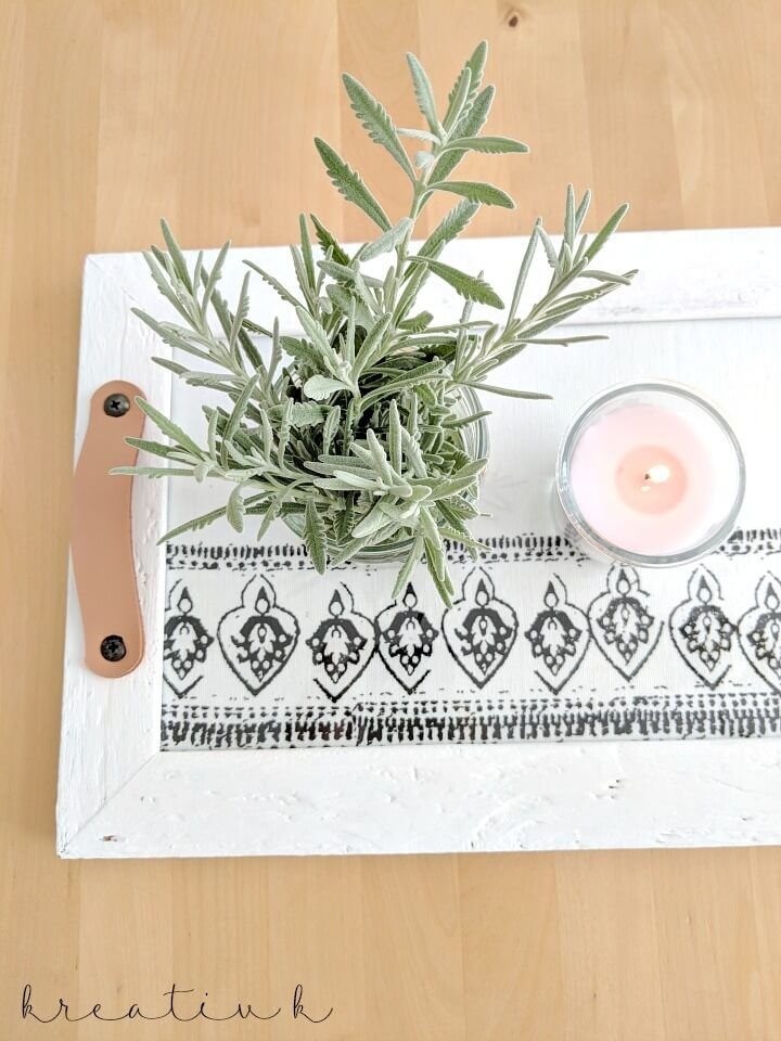 Glue_Maker's tweet photo. This beautiful #kitchen table tray was made from a flea-market frame, a tea towel, leather pulls, and a few simple craft supplies! Adorn your apartment with one using these #diy instructions: https://t.co/LUXyBXqcbG 
https://t.co/mpyuBLnDD2 https://t.co/J85PjGlZwT