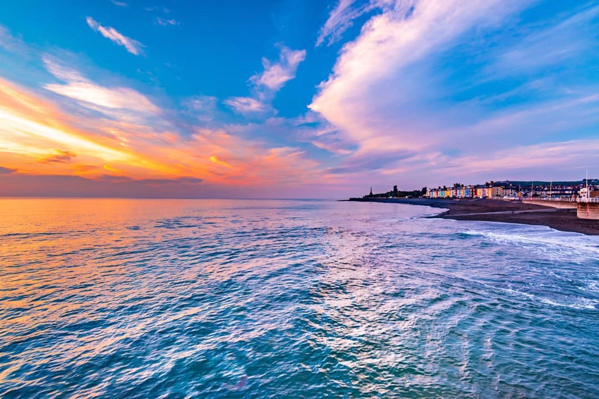 🏖 Aberystwyth sunset
📸 instagram.com/wilbymatt/
#BeachLife #AberForLife #VisitWales
