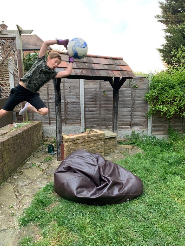 Practice makes perfect <a href="/TheOneGloveCo/">The One Glove Co</a> <a href="/buckhursthillfc/">Buckhurst Hill FC (P)</a> #nofear