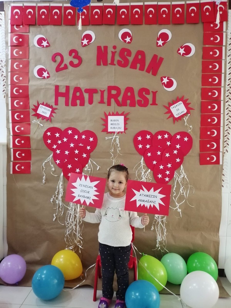 AihlCanik's tweet photo. Çocukluk.. En masum yanımızı sağlam tutmaya gönül verenlerdeniz.. Yaşasın 23 Nisan 🇹🇷💜 @tcmeb @ziyaselcuk @CoskunESEN57 @MustafaUzunla13 @AihlCanik #BenÇocuğum https://t.co/bK6N3lbfRT