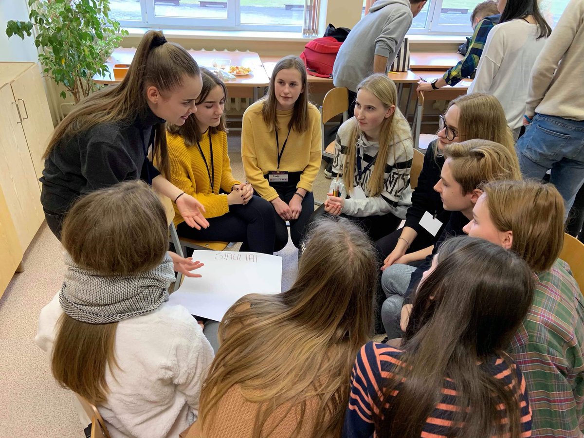 FLEXAlumniLT's tweet photo. “Let’s start now!”

Here’s a throwback to one of the #EFAW18 projects with our #FLEXAlumni! They held an event for students from 3 different cities who learned more about their regions in Lithuania, human rights issues, project organizing and their personal traits. 
#ACGlobal https://t.co/B0MshE0Npq