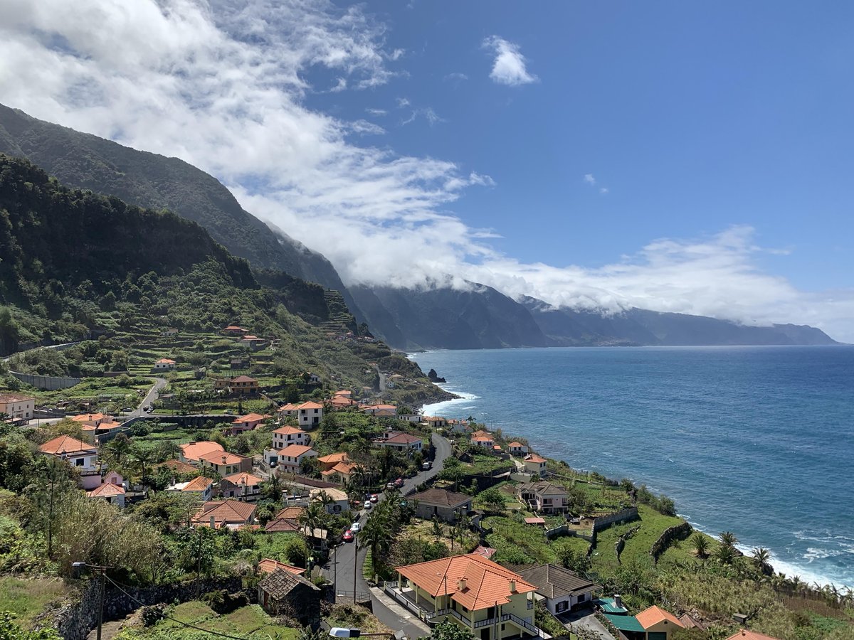 guifalex's tweet photo. Breathtaking views an scary roads at Madeira. https://t.co/E4TktVYuxn