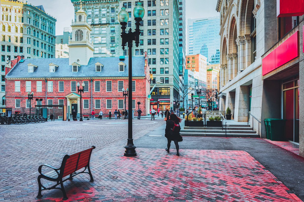onlocationtours's tweet photo. Lights. Cameras. SAVE! Save up to 50% off @HiltonHotels Sundays and 20% off our Boston Movie Mile Walking Tour when you book #WeekendLikeALocal with #HiltonsofBoston #ad https://t.co/4rPX9FI7JR https://t.co/YNN7PMdl5c
