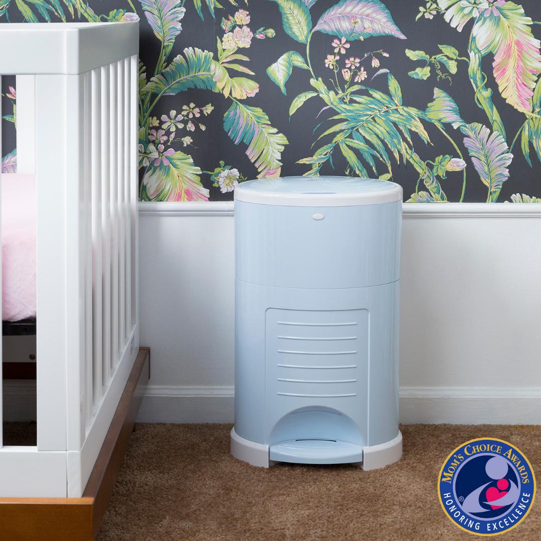 RegalLager's tweet photo. .@DiaperDekor was a winner of a @momschoiceaward at The @JPMA Built For Baby Show! We are so proud to represent quality brands and products that really work. #DiaperDekor #StepDropDone https://t.co/ymDb2YN3ca