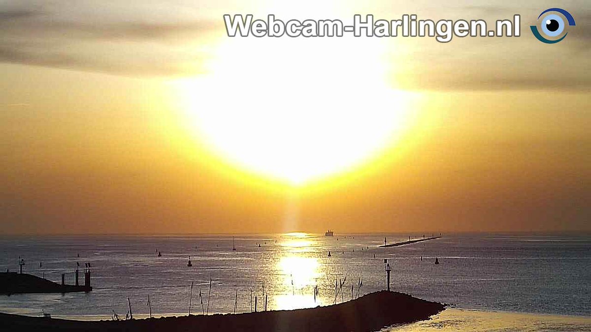 De warmste Pasen ooit... Nou, daar past deze foto mooi bij toch?
Oogverblindend mooi op webcam-harlingen.nl