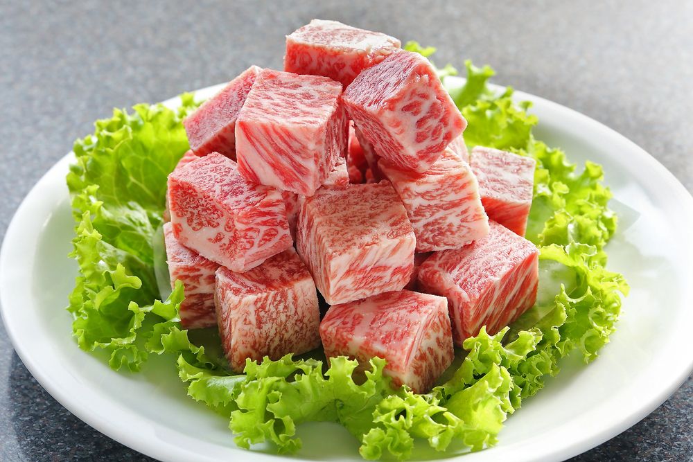 El aroma de la <a href="/carnewagyu/">Carne de Wagyu</a> se libera al masticarla, incluso cuando se come fría. Por ello, es un ingrediente perfecto para elaborar platos como el #tartar o el #carpaccio 😋😋 #CuriosidadesWagyu