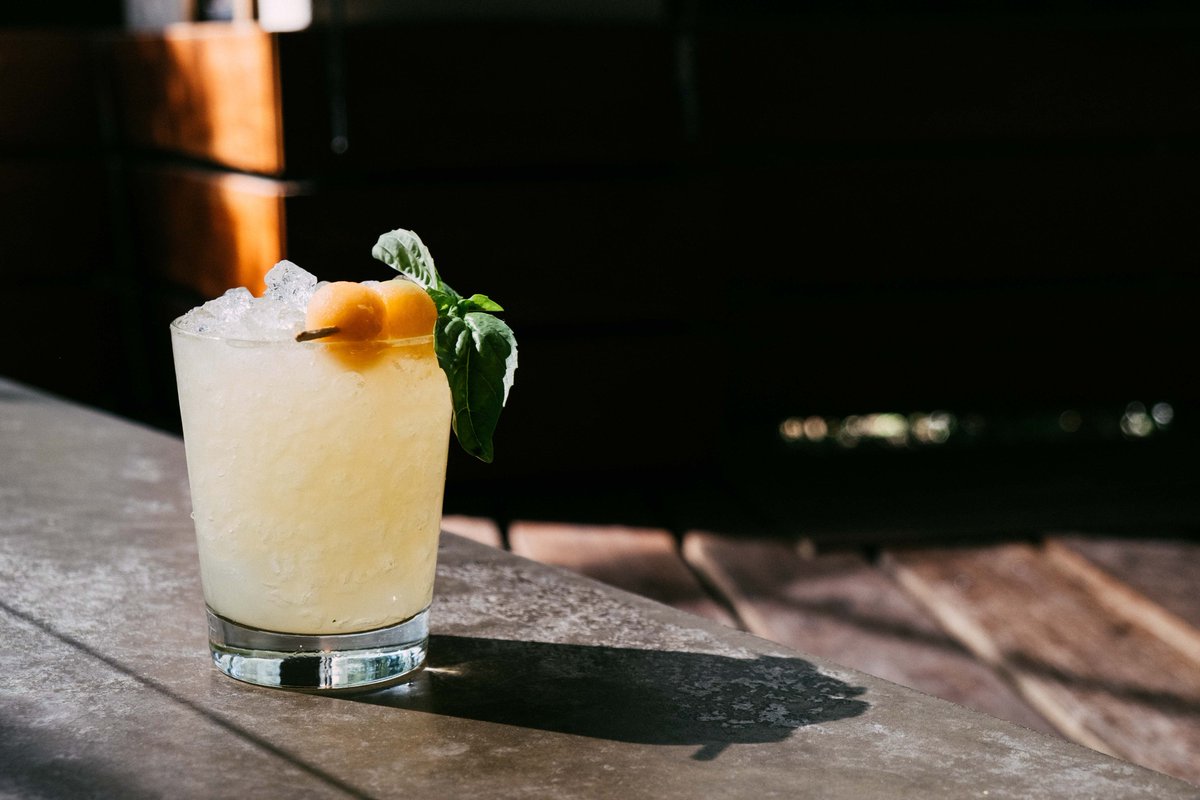 Monday blues or Monday booze? You decide. 🍹