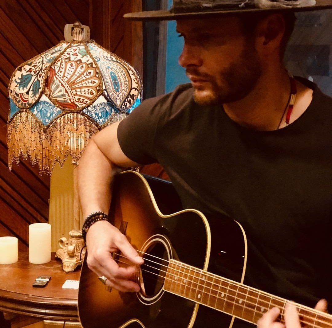 vatititech's tweet photo. Boy went full cowboy 😍 #WhenISayYee #YouSayHaw 🤠 https://t.co/0sNeblCDwj