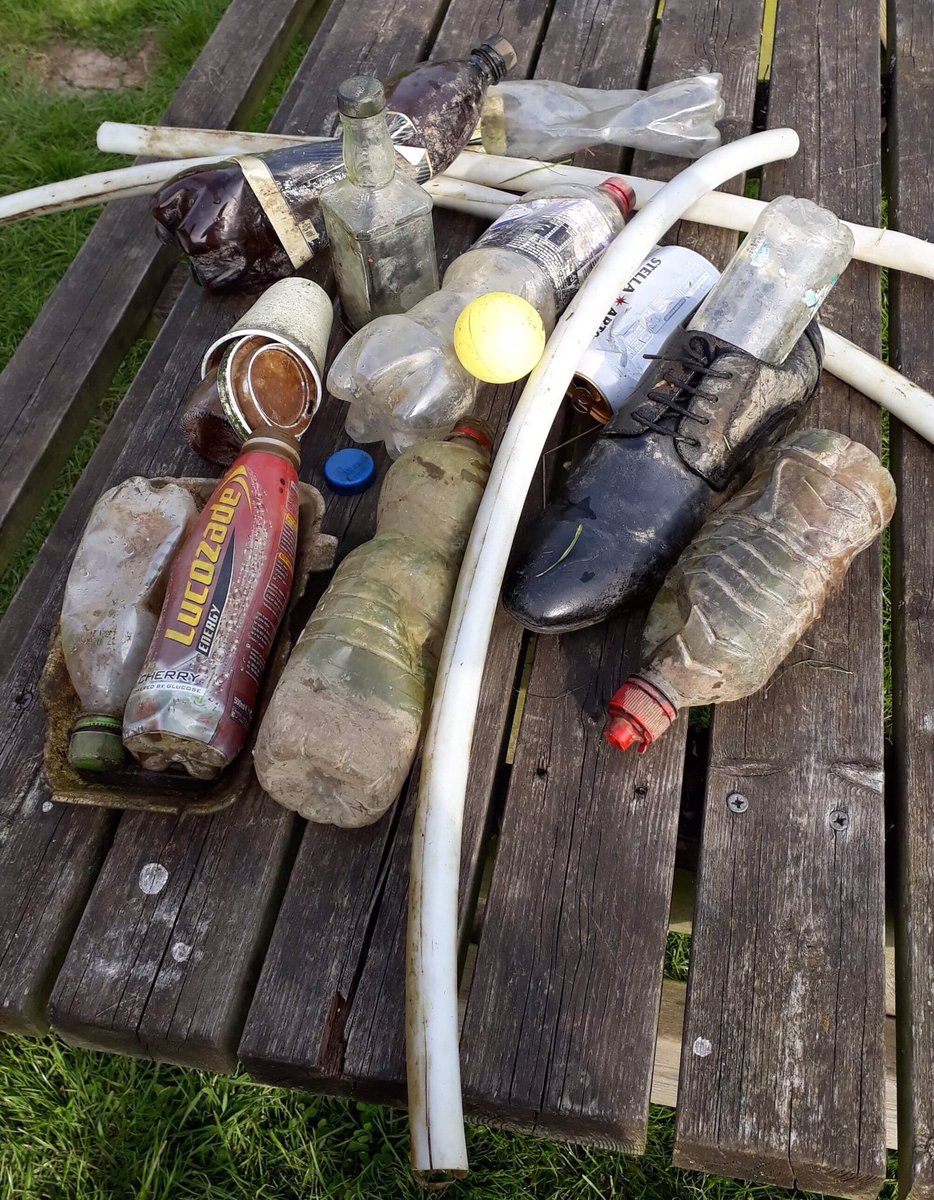 Hired a kayak from the awesome #CanoeWild  and spent a lovely couple of hours paddling down the Stour. Hooked some rubbish out of the river as we went. #canterbury #2minutebeachclean #bigspringbeachclean #sascampaigns #plasticpollution #plasticfree #pointlessplastic