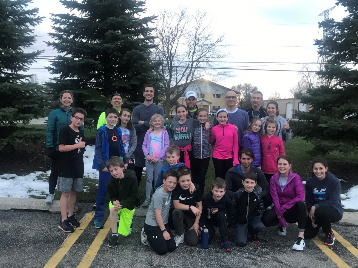 dickpondCS's tweet image. 8 &amp;amp; UP meets Monday nights at 6:30 pm! #youthrunningprogram #freerunprogram #drills #games #fun