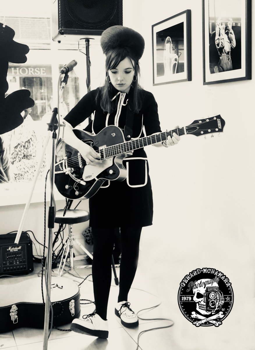 SohoGeorge's tweet photo. Soho life-Great pic of @emily_capell performing at @Theunclosedeye on Record Store Day Soho @TheMuseumOfSoho @TheBaristas @AGC_LONDON @Big_Lapels @CarnabyLondon https://t.co/EAr9eJupIH